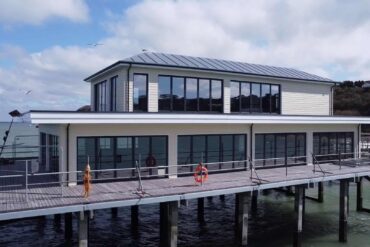 The unused restaurant at the end of Totland Pier