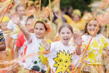 Wootton Primary pupils taking part in Mardi Gras