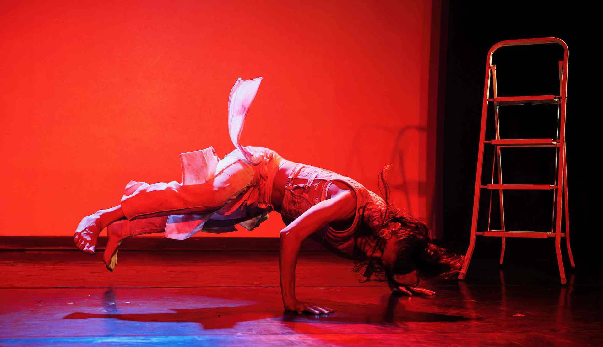 Gabriela Flarys performing Deluge on stage