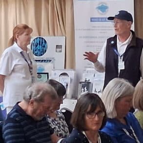 Alan Taylor (background right)
