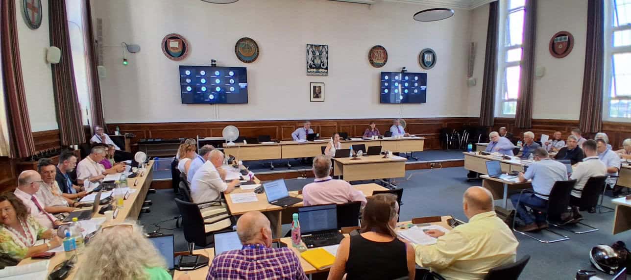 IWC IWC full council meeting with councillors sitting in the chamber jul 2026