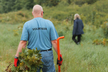 volunteers on isle of wight nature reserve