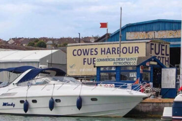 Cowes Harbour Commission fuelling berth