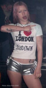 Rhian Teasdale stageside in her I ❤️ Sandown t-shirt
