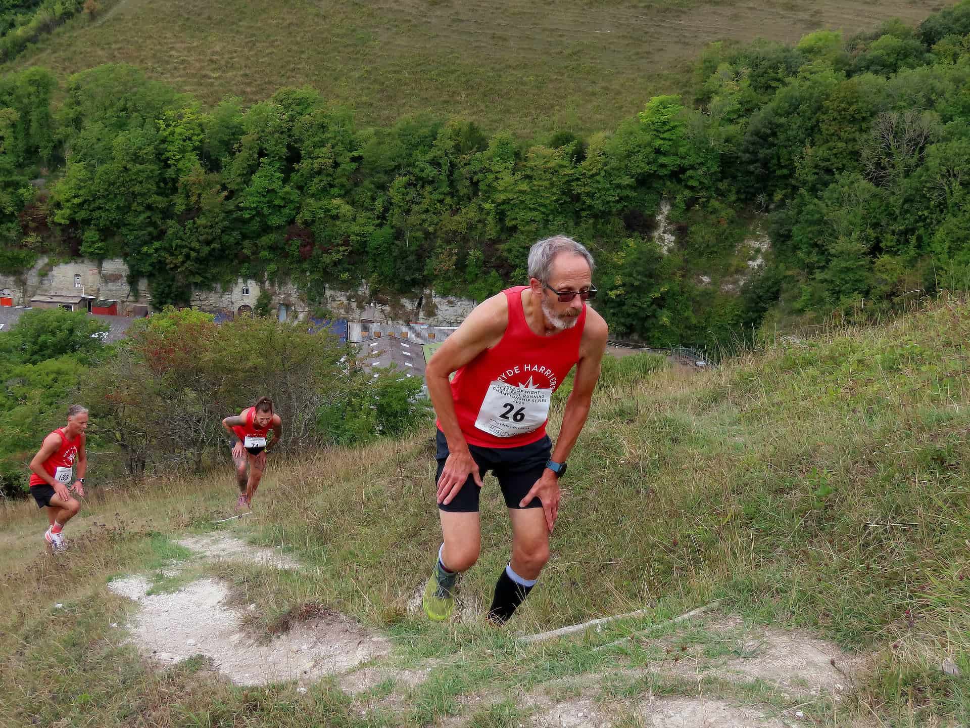 les cupis from ryde harriers ascending the hill